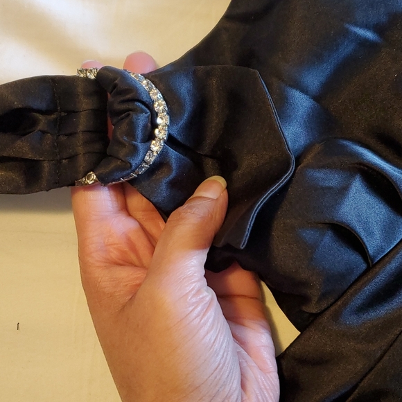 Formal Le Chateau black satin dress in size small - Picture 4 of 4